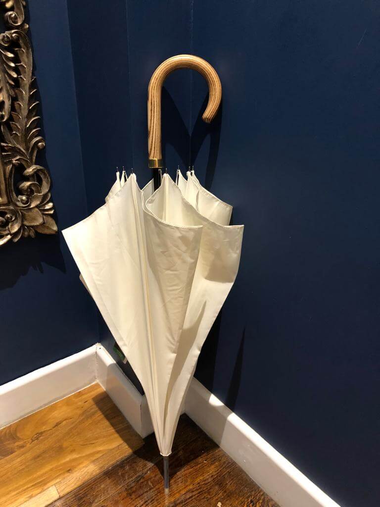 Commissioner | Cream