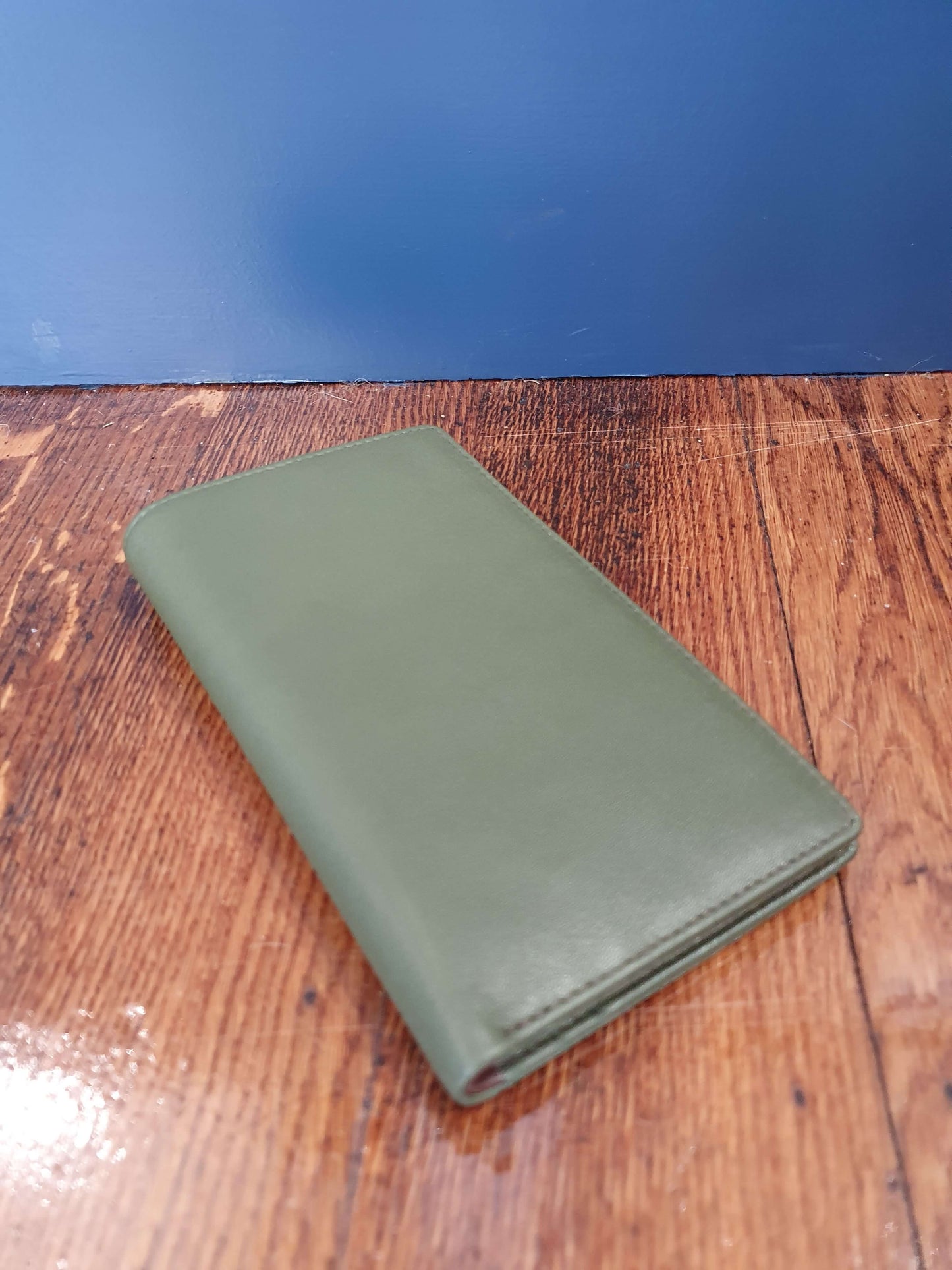 Leather Full Wallet | Olive/Tan