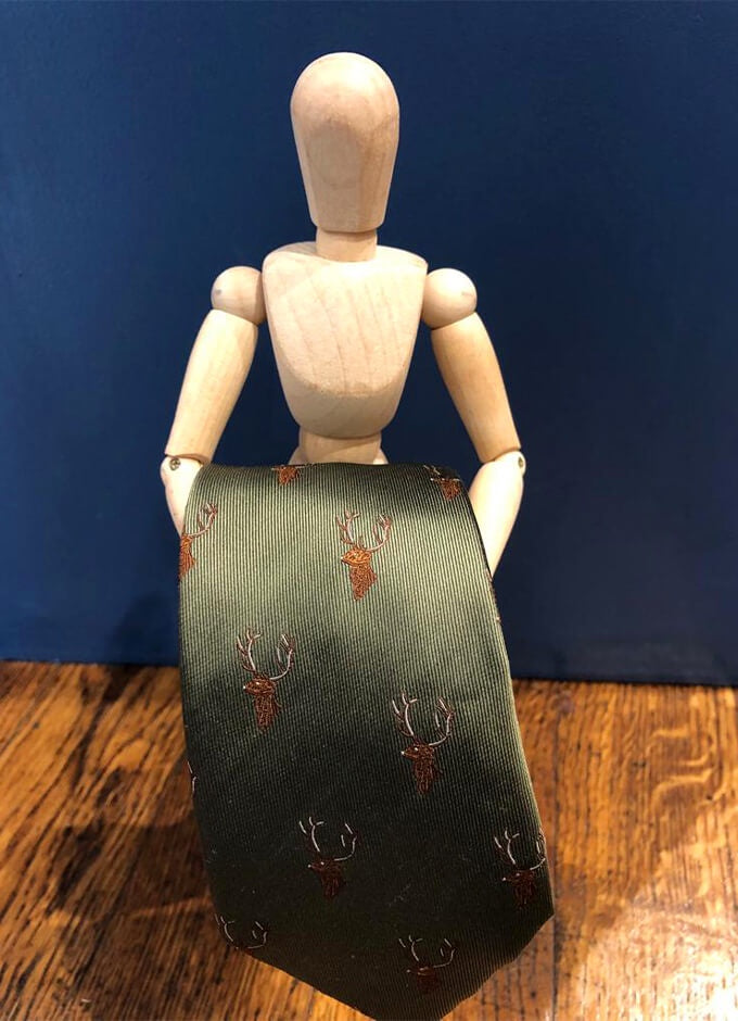 Country Silk Tie | Stag Head Forest Green