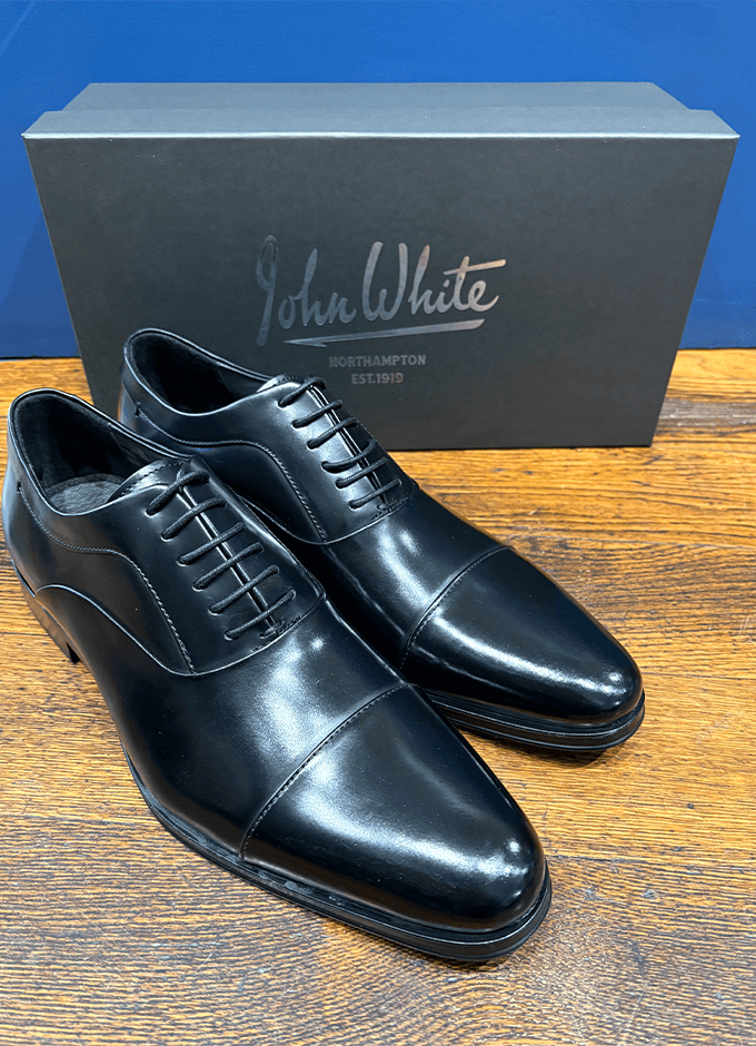Guildhall Capped Oxfords | Black