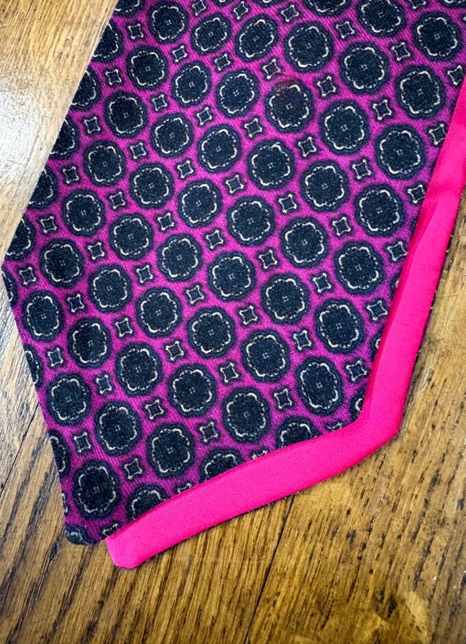 Cravat | English Printed Wool/Cashmere | Pink Medallion