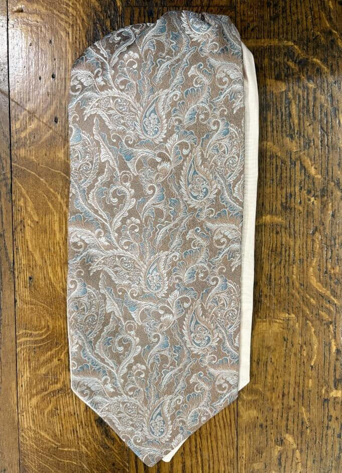 Cravat | Green/Sand Design On a Beige Background
