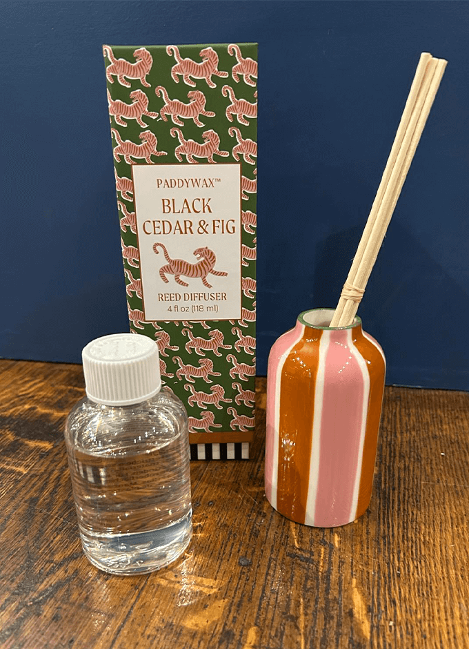 A Dopo 4fl oz./118ml Tiger Ceramic Diffuser | Black Cedar & Fig
