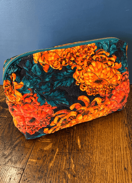 Quilted Velvet Washbag | Chrysanthemum